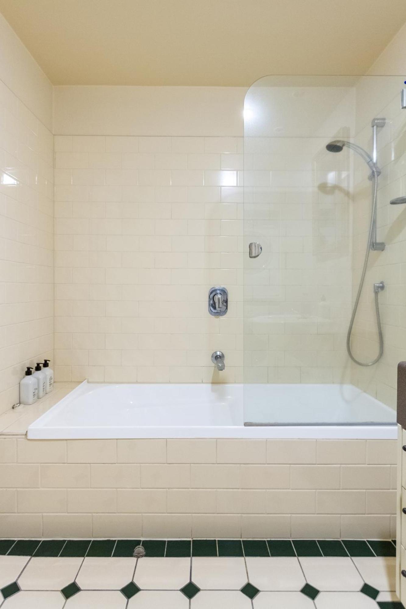 クライストチャーチBeauty In The Cbd - 1Bed Free Parking Poolアパートメント エクステリア 写真